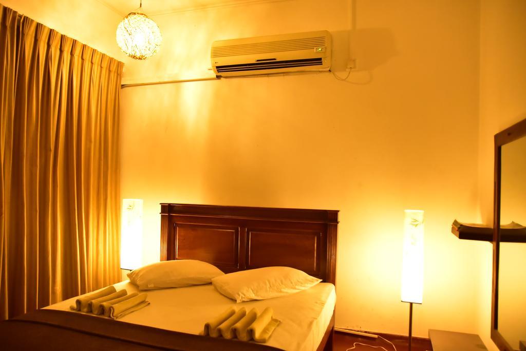 Hôtel Yoho Mount Waves à Colombo Extérieur photo